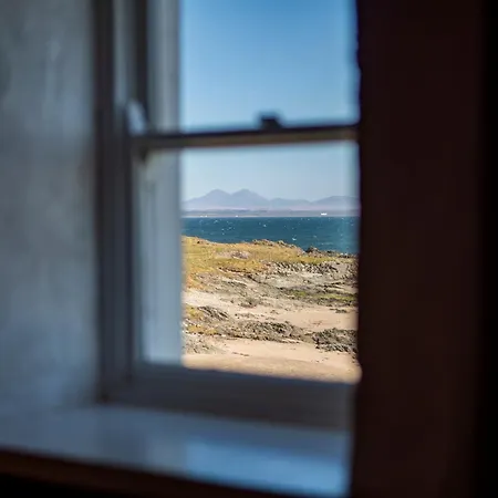 Port Charlotte Youth Hostel-2